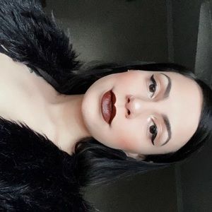 Meet your Posher, Carolina